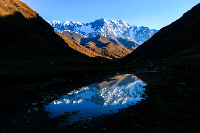 lever de soleil vallee glacier shkhara