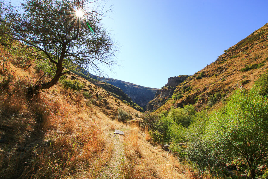 petit canyon verdoyant randonnée Yeghegnadzor
