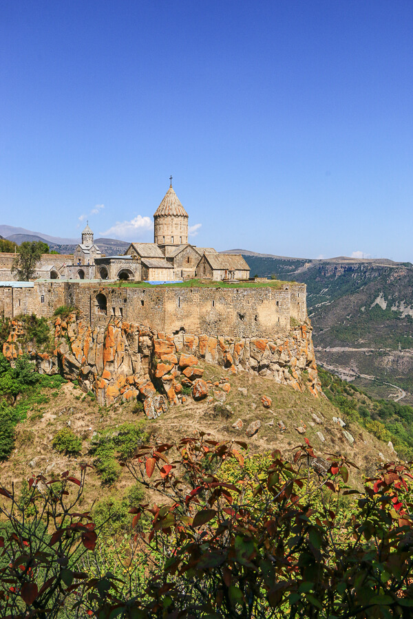 Monastère de Tatev sur son rocher