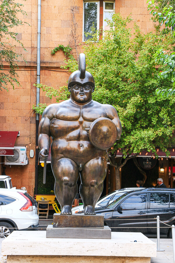 sculptures de Botero sur la place Tamayan Erevan