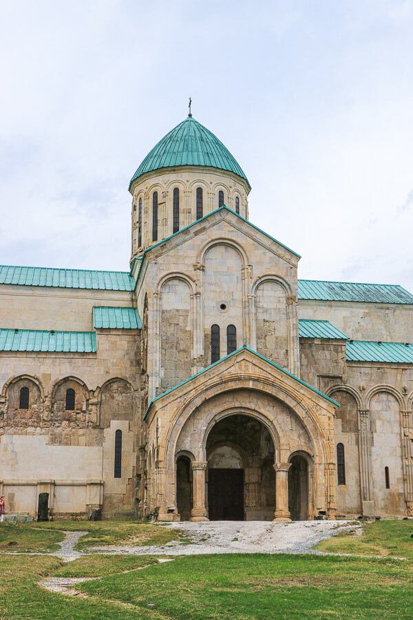 cathédrale de Bagrati et son toit vert