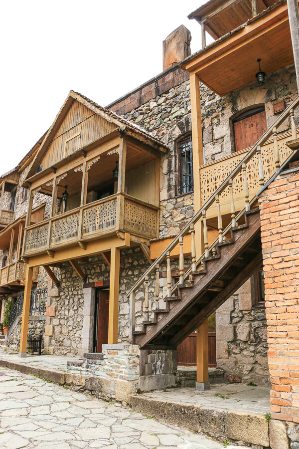 dilijan les jolies maisons en bois Arménie