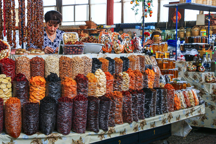stand de fruits secs Gum Market Erevan