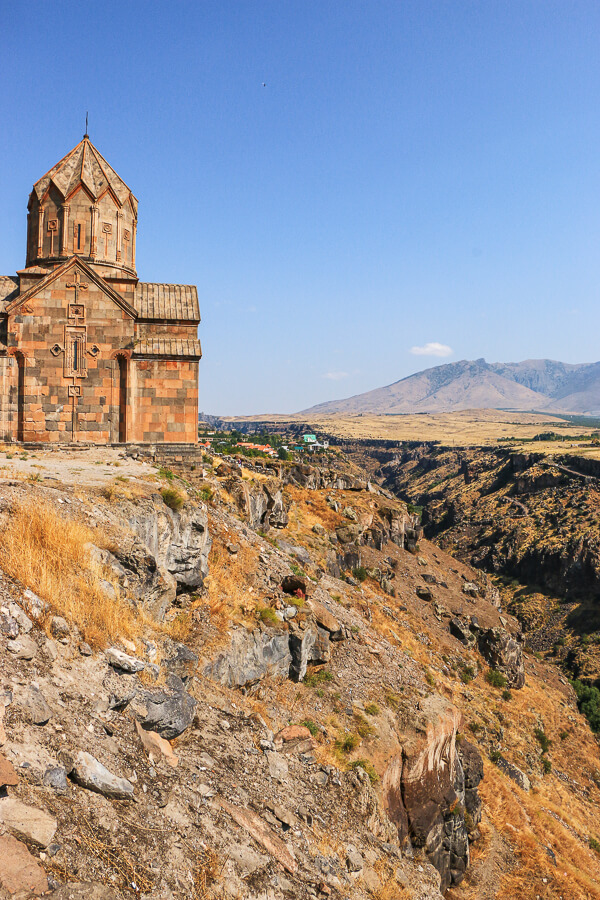 monastère Hovhannavank au bord du Kasagh canyon