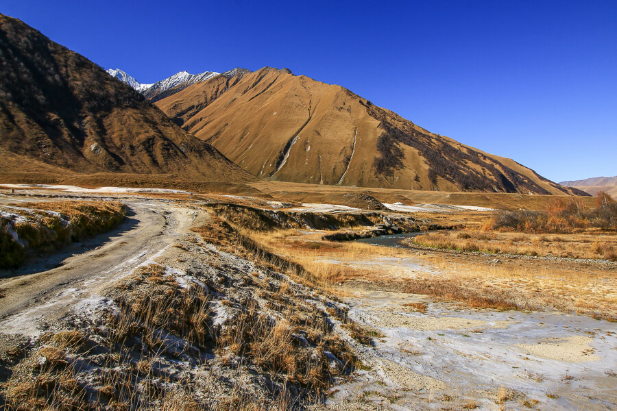 randonnée dans la vallée de Truso et sommets du caucase