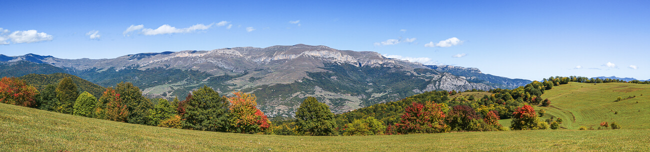 panorama montagnes Dilijan en automne, voyage en Arménie