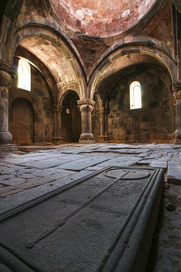 tombeau Sanahin monastère
