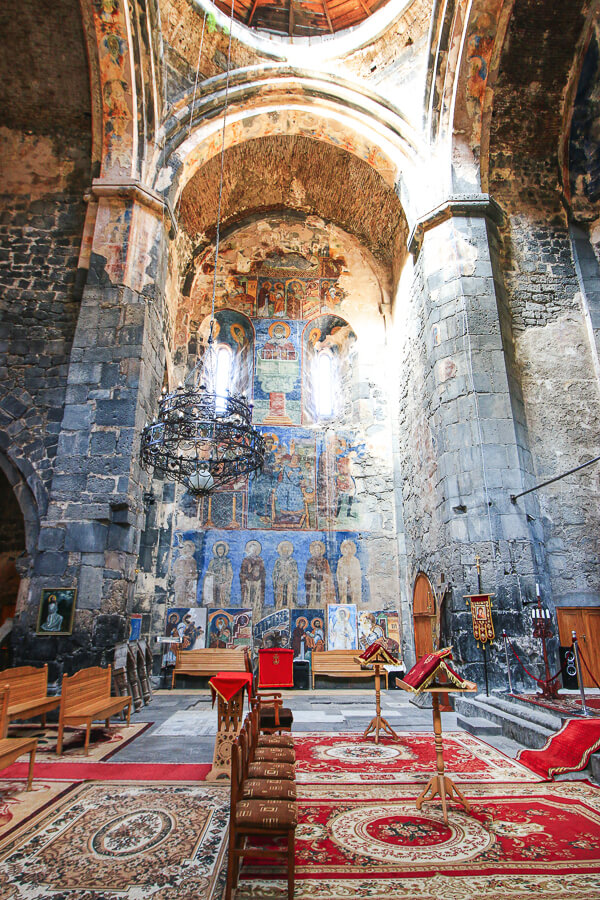 monastère Akhtala coloré Arménie