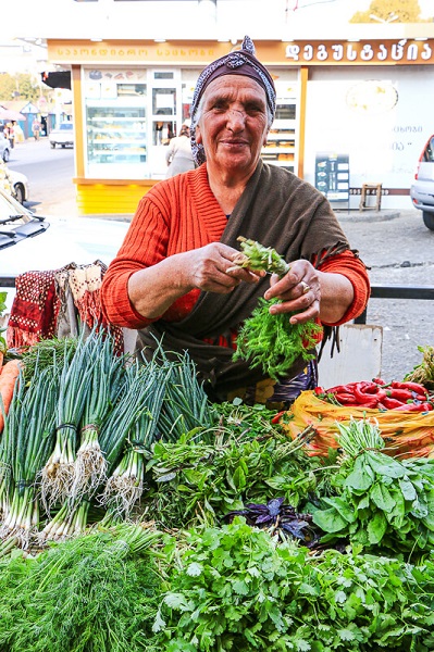 herbes fraîches Tbilissi marché local géorgie