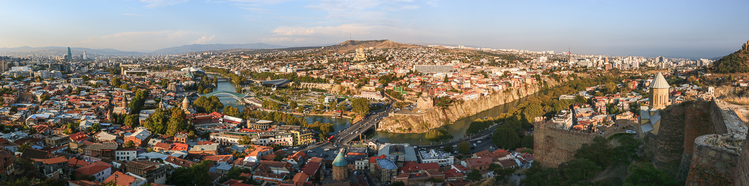 panorama vue sur Tbilissi depuis forteresse de Narikala