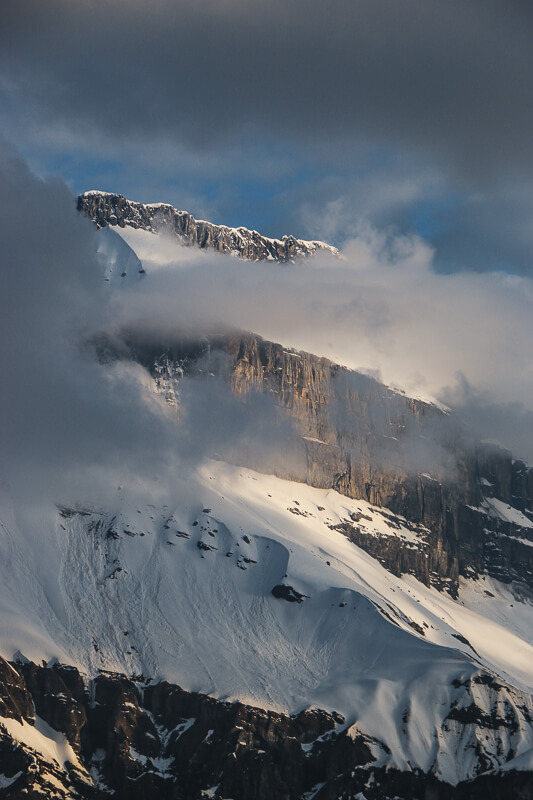 brume sur les sommets de Haute Savoie sixt-fer-à-cheval